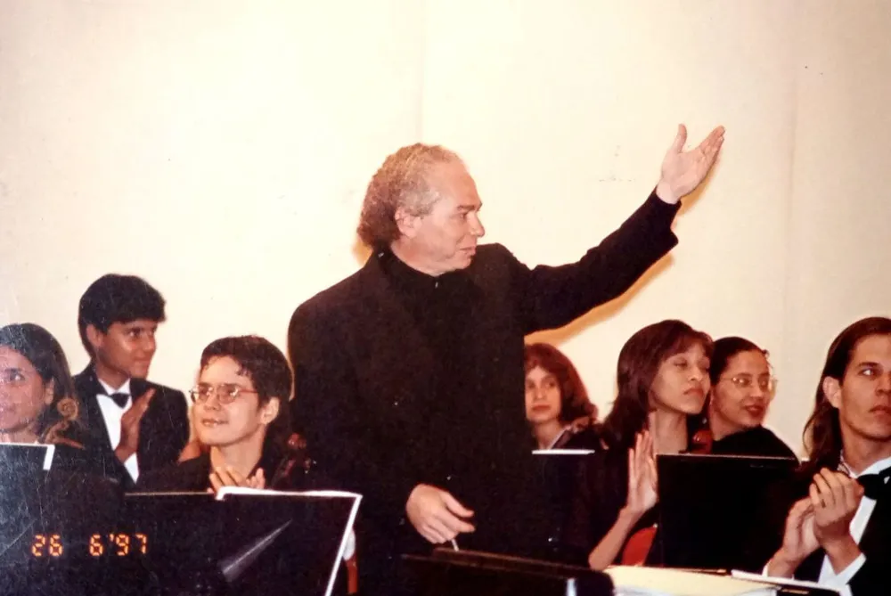 Maestro José Calabrese, Director Laureado